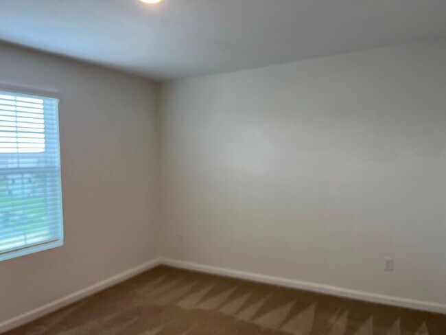 Building Photo - 998 Spring Palms Lp