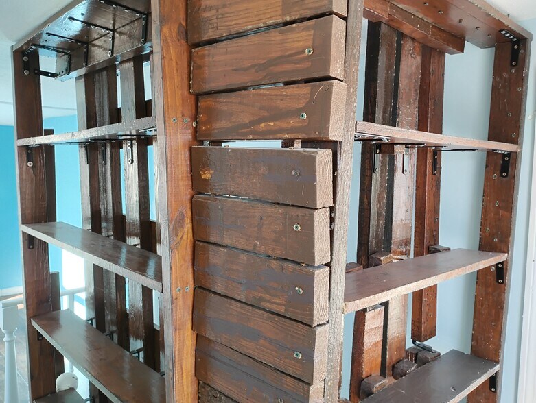 Building Photo - 213 Pleasant St