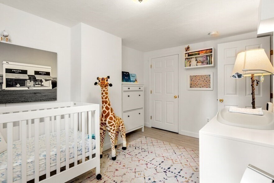 Building Photo - 256 E St