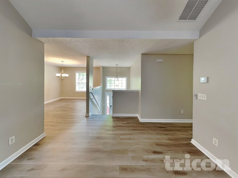 Building Photo - 535 Brentwood Blvd