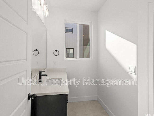 Building Photo - 143 E Verdon Ct