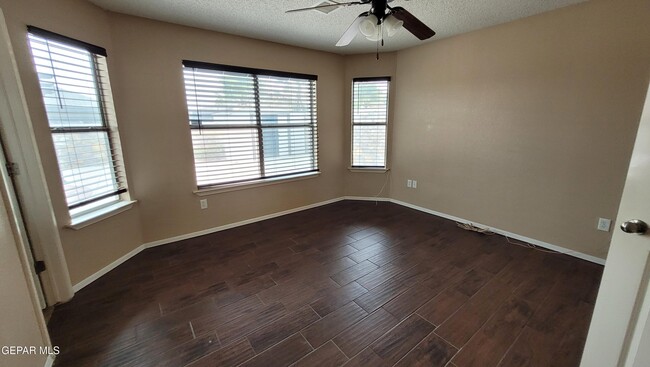 Building Photo - 14247 Hacienda Rock Dr