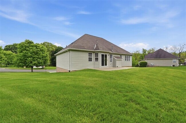 Building Photo - 223 Cottonwood Ln