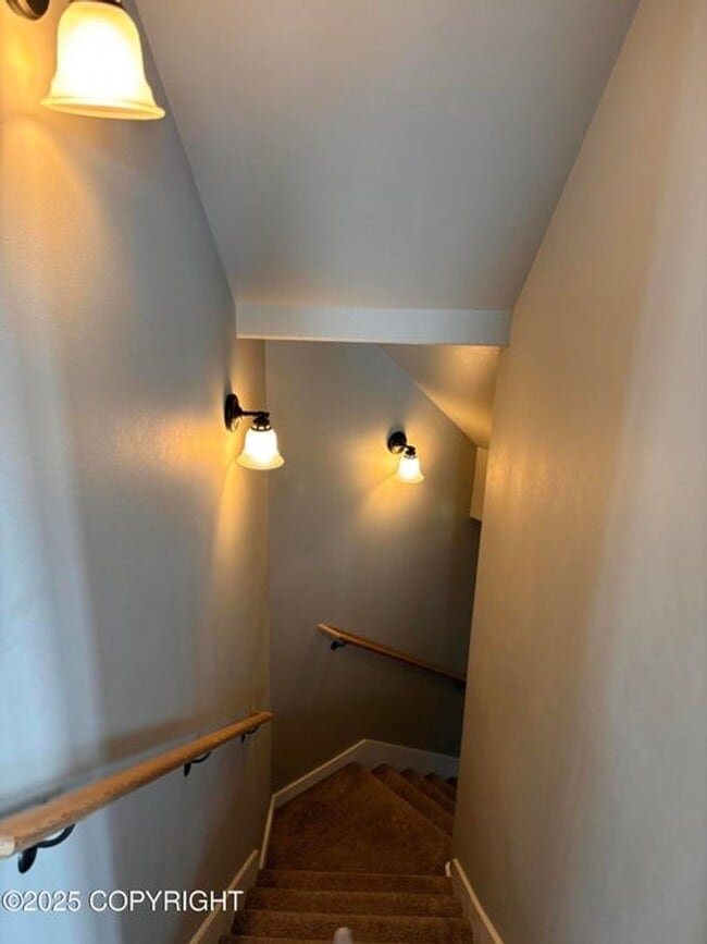 Building Photo - Beautiful Custom Wasilla Home!