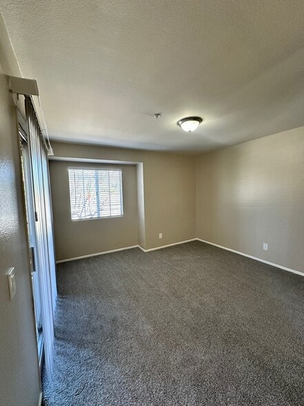 Upstairs bedroom w/ bathroom and balcony - 764 W Phillips St