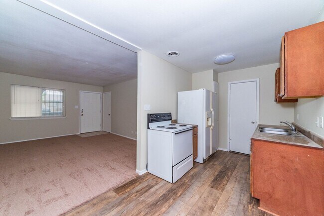 Building Photo - 1-Bedroom in North Point