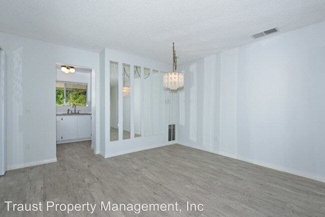 Building Photo - 2 br, 1 bath House - 1655 Peacock Blvd.