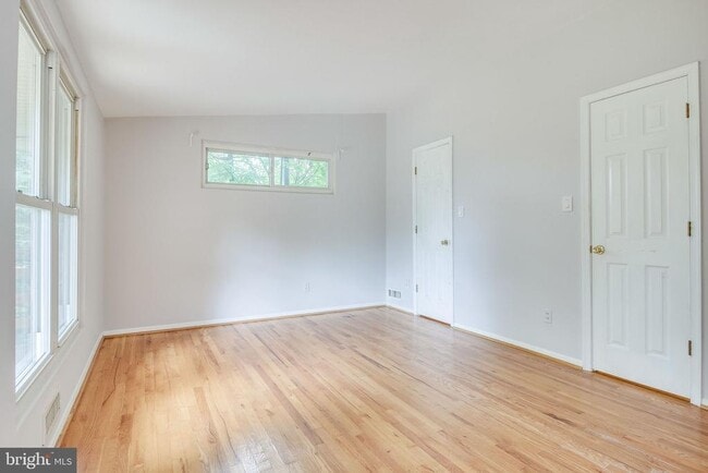 Building Photo - 6525 Byrnes Dr