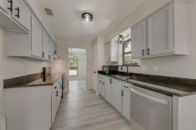 Building Photo - 3510 Jonquil Ln