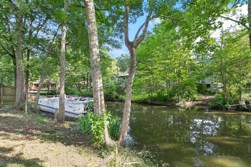 Building Photo - 18030 Derbes Dr