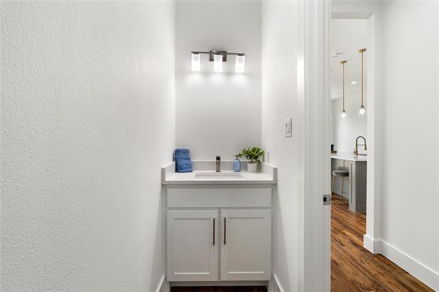 Building Photo - 907 St George Pl