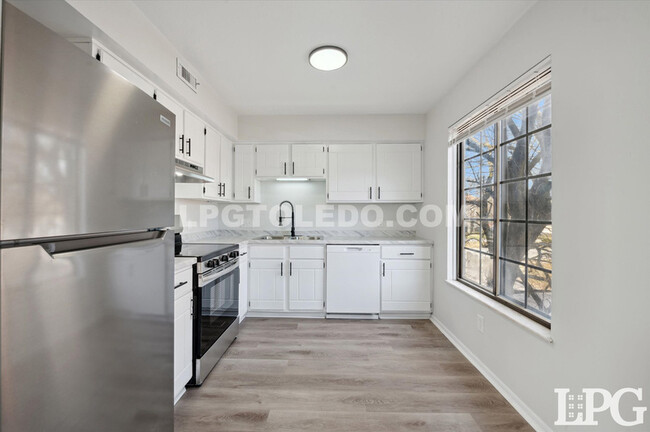 Building Photo - 1665 Brownstone Blvd