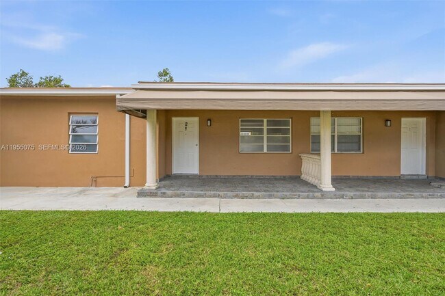 Building Photo - 2445 SW 18th St