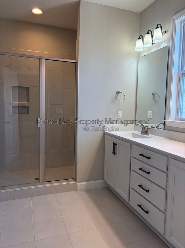 Building Photo - 727 Carraway Garden Dr