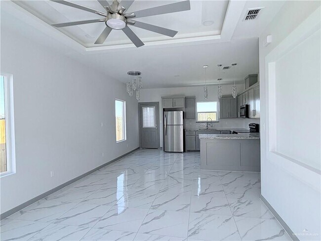 Building Photo - 11 Bliss