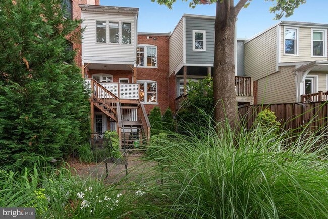Building Photo - 3150 19th St NW