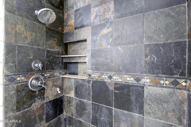 Building Photo - 1627 E Fremont Dr