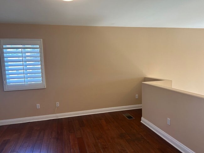 Building Photo - Amazing 3 story free standing contemporary house with terrific ocean views in Playa Del Rey