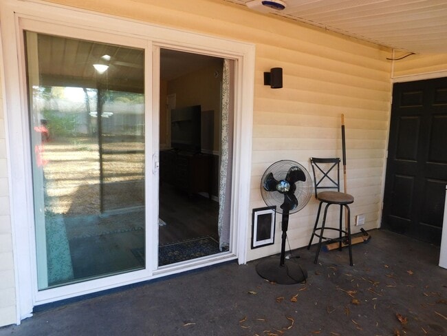 Building Photo - 842 Halifax Cir