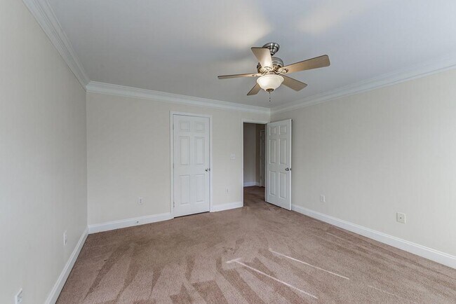 Building Photo - 105 Vanira Ave SE