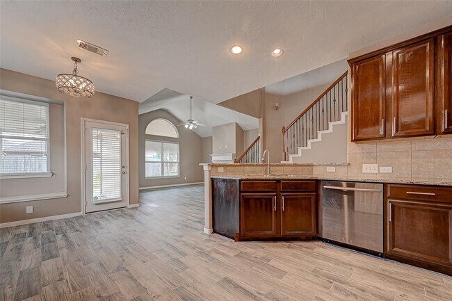 Building Photo - 16942 Langham Crossing Ln