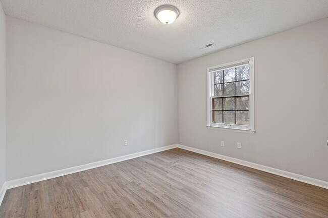 Building Photo - 2710 Cave Ave NW