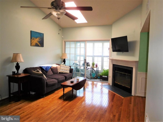 Building Photo - 9300 Caspian Way