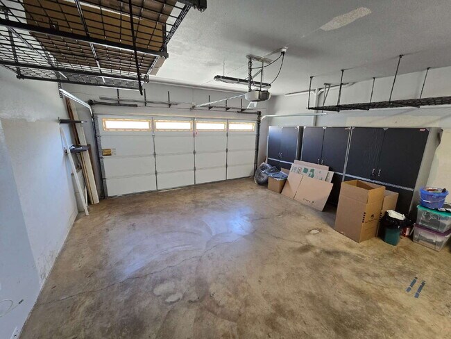 Building Photo - Upgraded 4BR,3BA Home in Ewa Gentry Summerhill with Solar PV