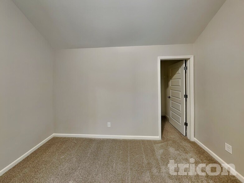 Building Photo - 377 Lossie Ln