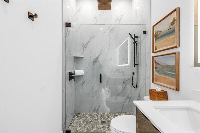 Building Photo - 2065 Goldenrod St