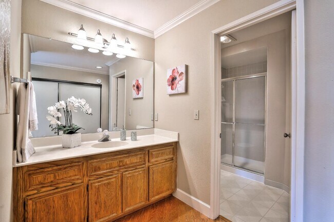 Building Photo - 530 Shorebird Cir