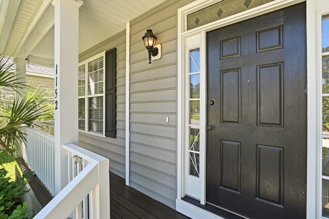 Building Photo - "Exquisite 4-Bed Sanctuary with Cozy Fireplace & Spacious 2,204 Square Foot Layout on Willoughby ...