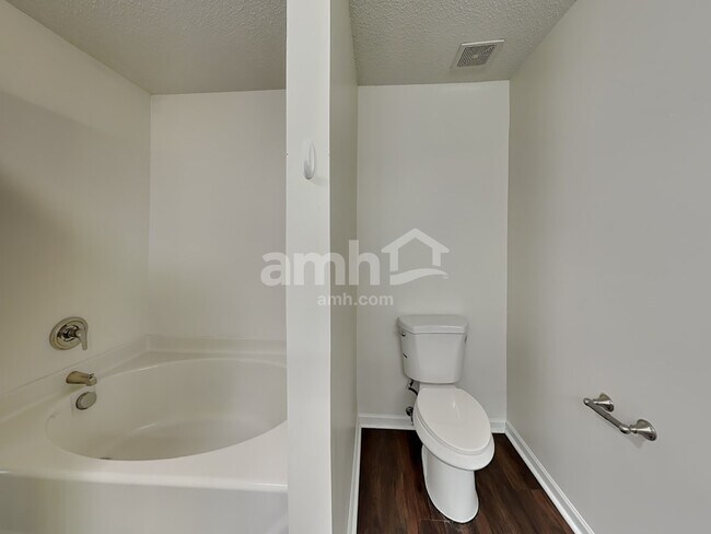 Building Photo - 2112 Coral Berry Ln