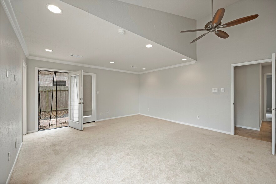 Building Photo - 534 Fox Briar Ln