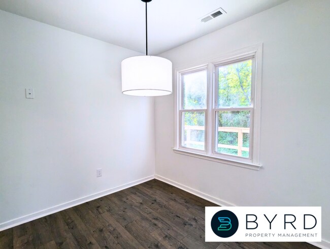 Building Photo - 5006 Glen Tara Dr