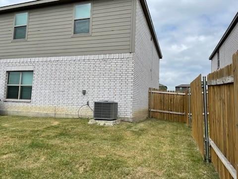 Building Photo - 311 Clear Springs St