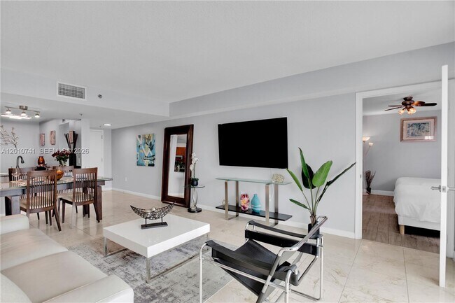 Building Photo - 1200 Brickell Bay Dr