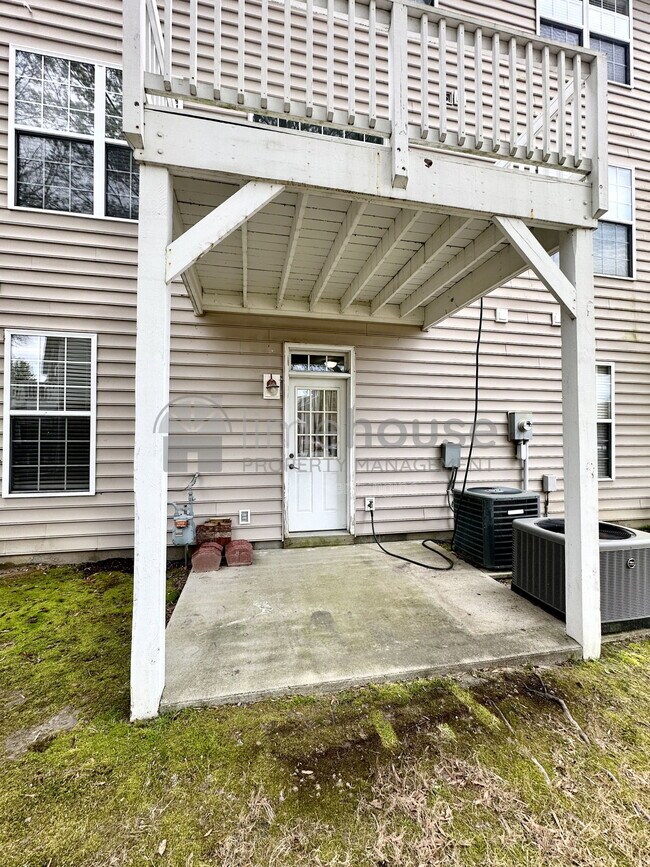 Building Photo - 4452 Leamore Square Rd