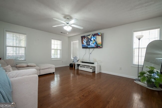 Building Photo - 213 Sidney Lanier Ave