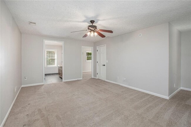 Building Photo - 390 Waverly Hall Cir