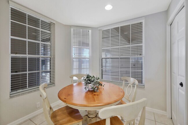 Building Photo - 17040 Willowcrest Way