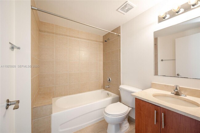 Building Photo - 1712 SW 2nd Ave