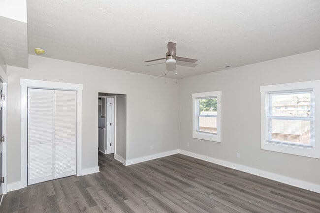 Building Photo - 5143 Washington St