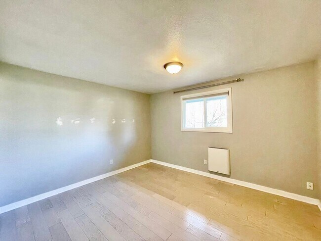 Building Photo - Great Home For Rent