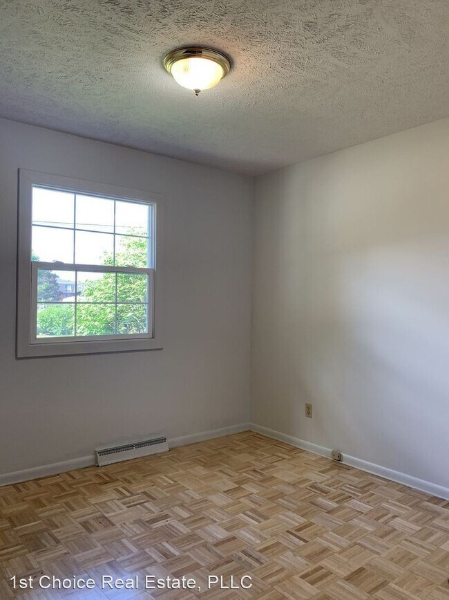 Building Photo - 3 br, 1 bath House - 5523 W. Michigan Ave.