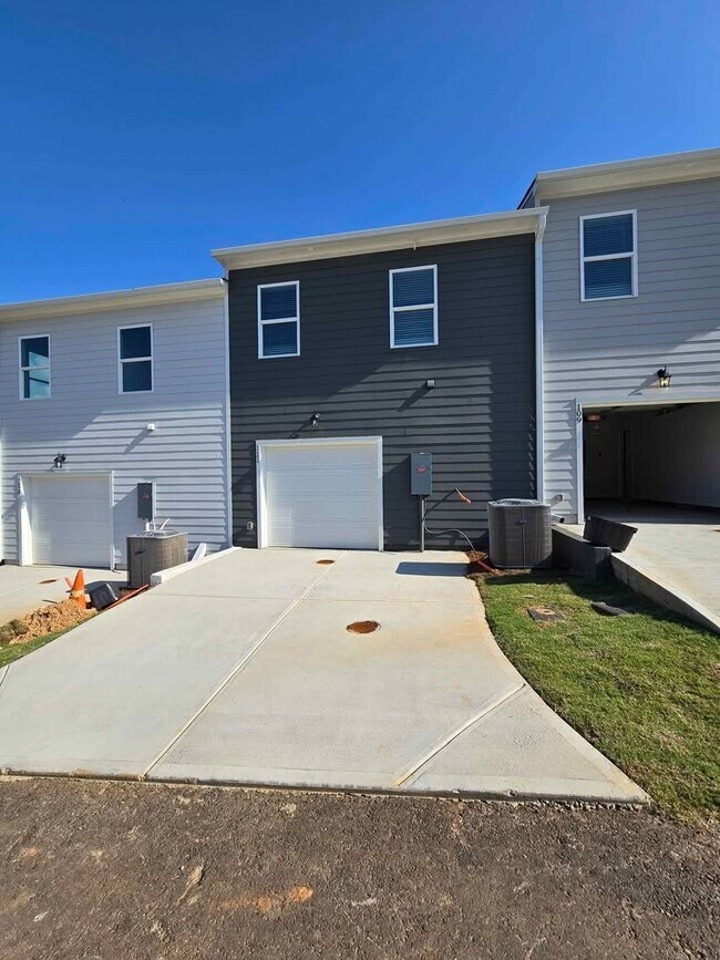 Building Photo - 111 Park Ridge Cir