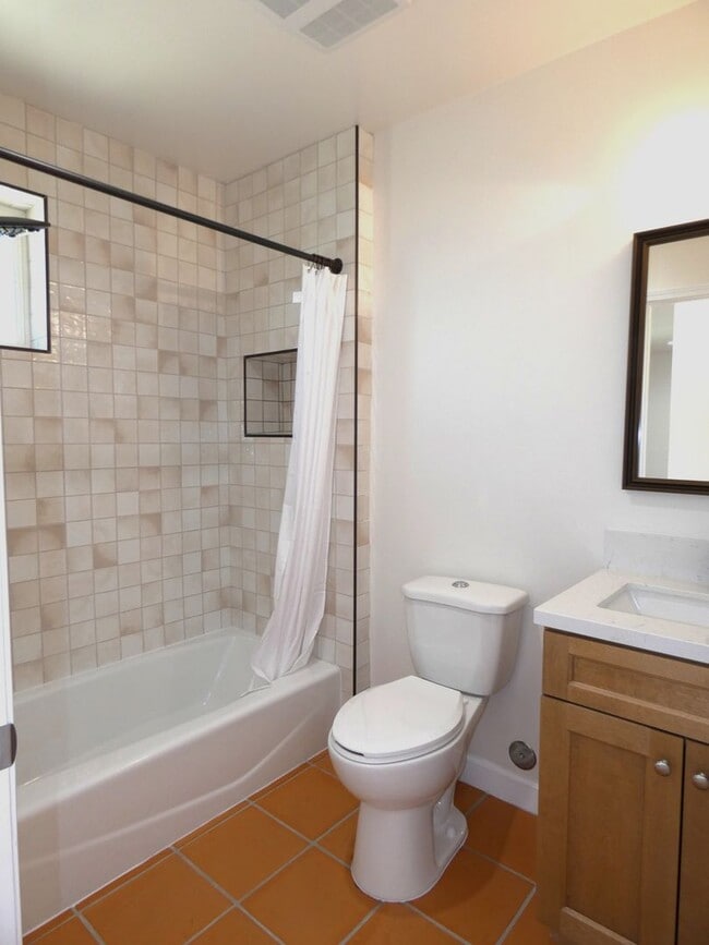 Building Photo - *Available NOW  in Whittier!*