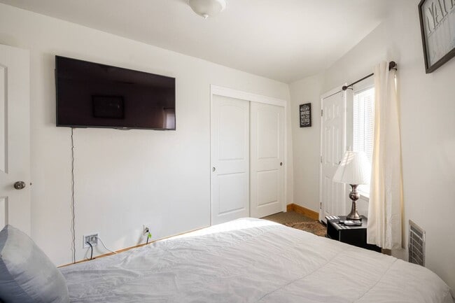 Building Photo - 3920 CA-20
