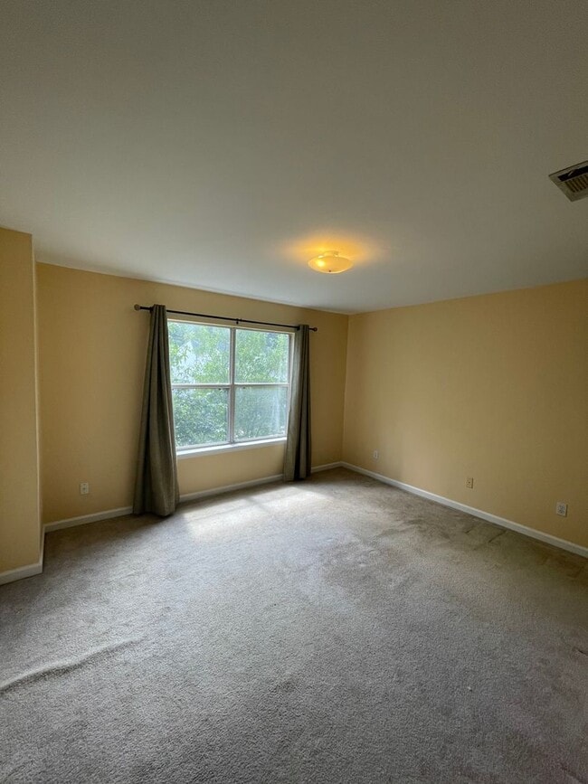 Building Photo - Huge 2/2.5 off Apalachee Parkway!