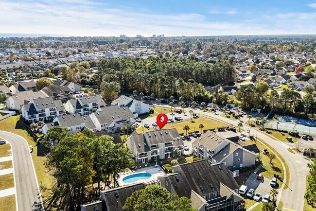 Building Photo - 1st Floor Seasonal Rental Available Octobe...